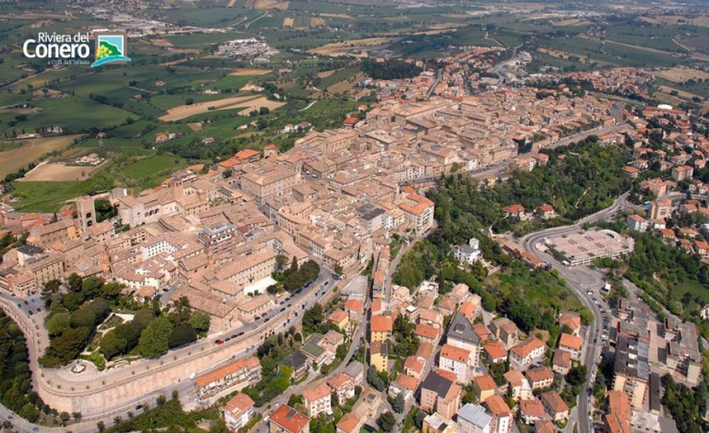 Osimo Nel Cuore Del Centro, Free Wi-Fi E Netflix 아파트 외부 사진